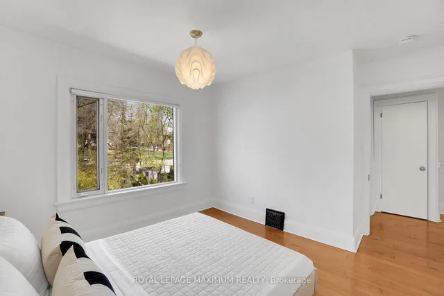 Additional image 22 of 30 Dixon Ave