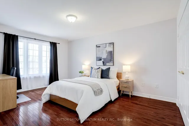 Additional image 29 of 49 Supino Cres