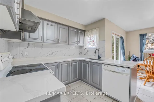 Additional image 33 of 28 Pantages Crt