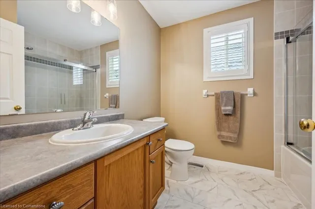 Additional image 7 of 519 Commonwealth Cres