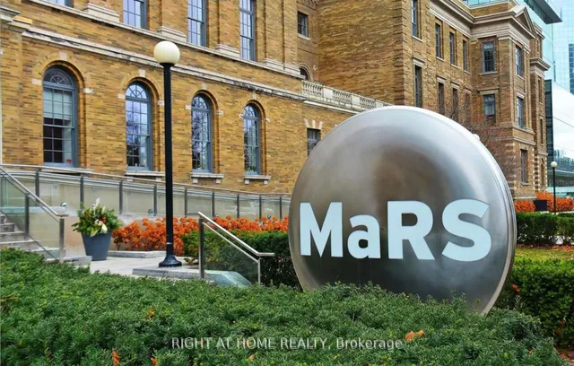 Additional image 37 of 955 Bay St Unit 2702