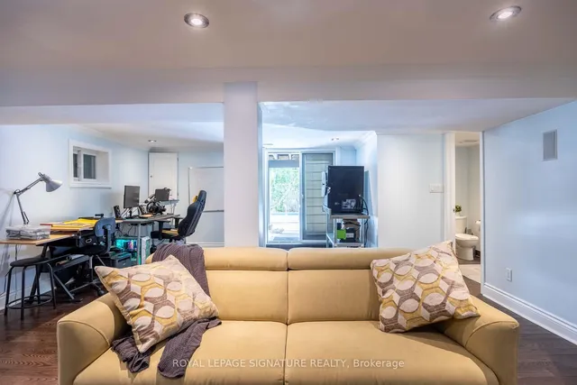 Additional image 32 of 105 Catalina Dr