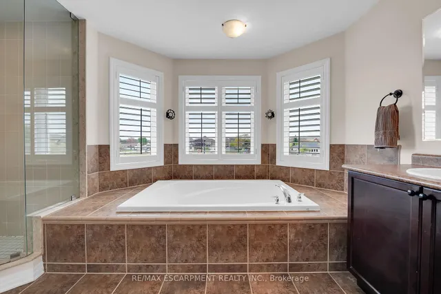 Additional image 32 of 56 Nanaimo Cres