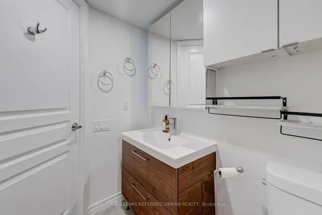 Additional image 13 of 140 Bathurst St Unit 703