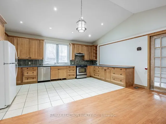 Additional image 12 of 32 Roberta Dr