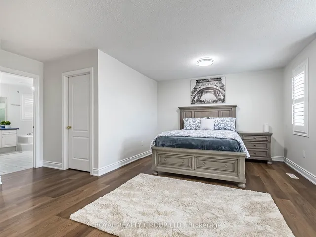 Additional image 25 of 13 Crevice Gate