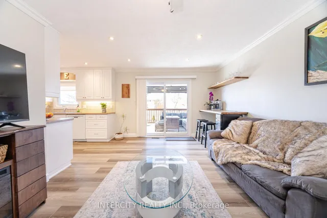 Additional image 20 of 35 Lower Canada Cres