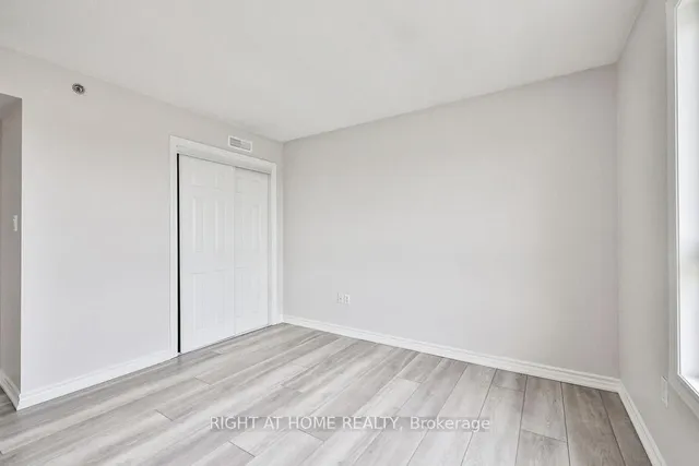 Additional image 32 of 4450 Fairview St Unit 402