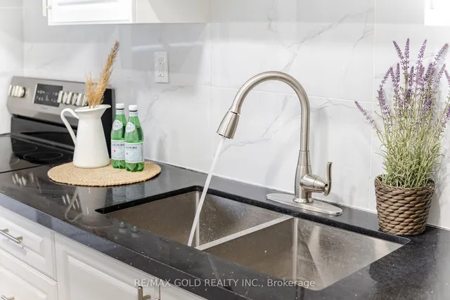 Additional image 11 of 7500 Goreway Dr Unit 62