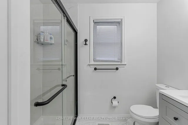 Additional image 34 of 292 Woodward Ave