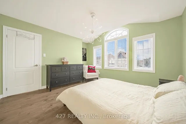 Additional image 36 of 38 Intrigue Tr