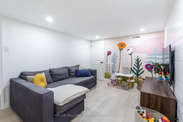 Additional image 27 of 16 West 34th St