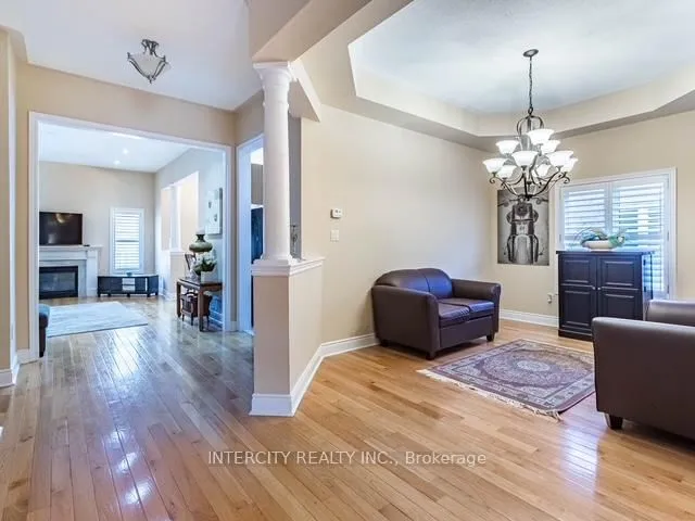 Additional image 7 of 35 Fontainebleu Rd