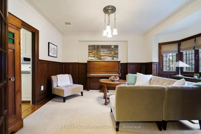 Additional image 9 of 2 Oak Knoll Dr