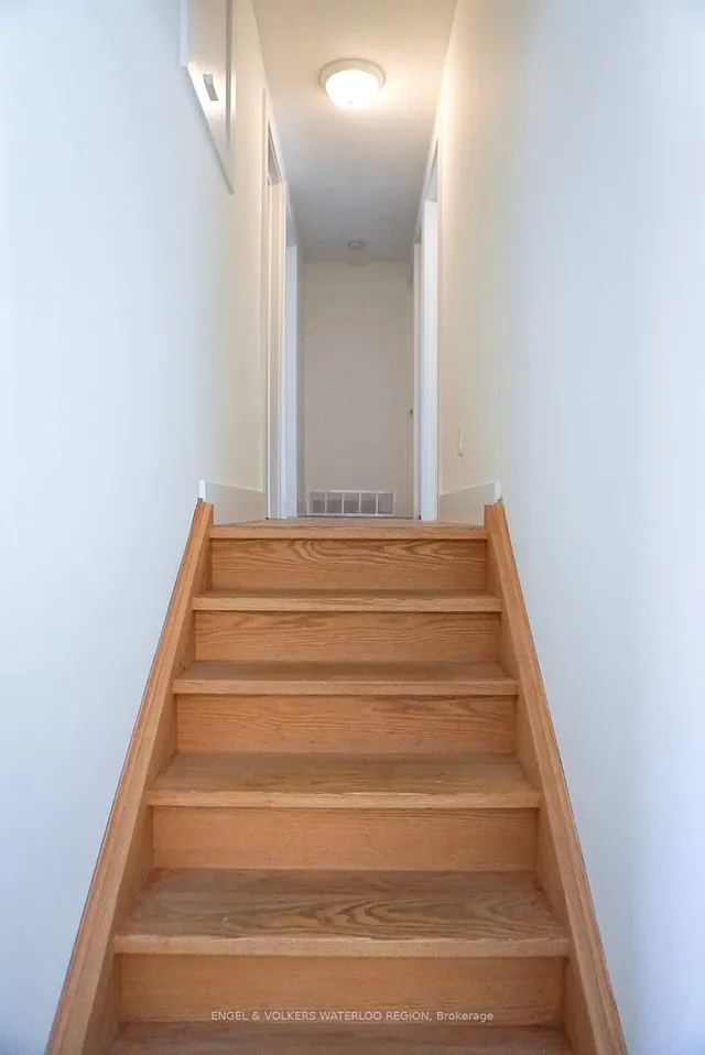 Additional image 29 of 113 Martinglen Cres