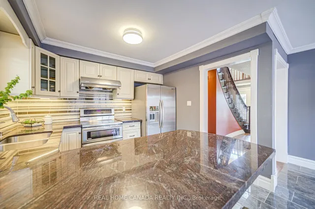 Additional image 20 of 2735 Kingsway Dr