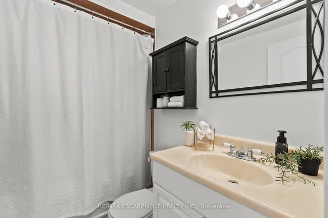 Additional image 20 of 2207 Middlesmoor Cres