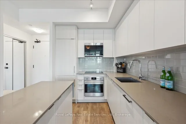 Additional image 9 of 2489 Taunton Rd Unit 1112