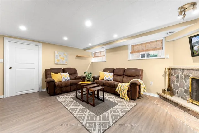 Additional image 29 of 982 Streamway Cres