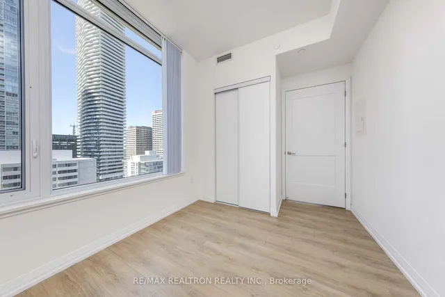 Additional image 22 of 50 Dunfield Ave Unit 1917