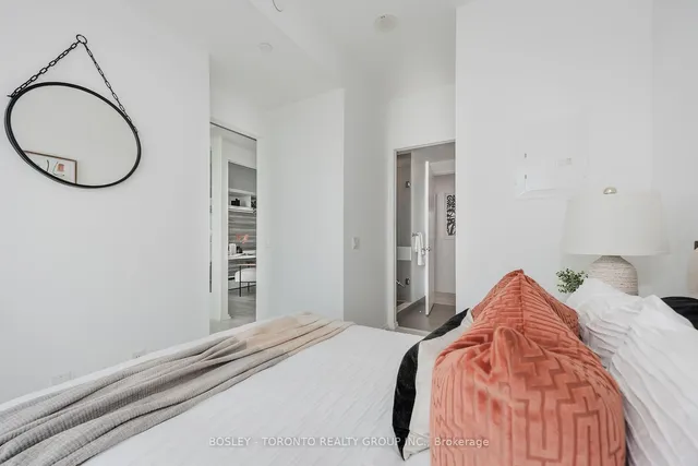 Additional image 30 of 197 Yonge St Unit 3909