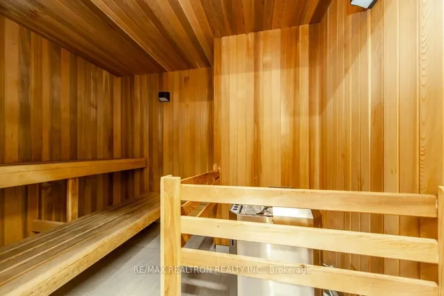 Additional image 23 of 225 Village Green Sq Unit 1004