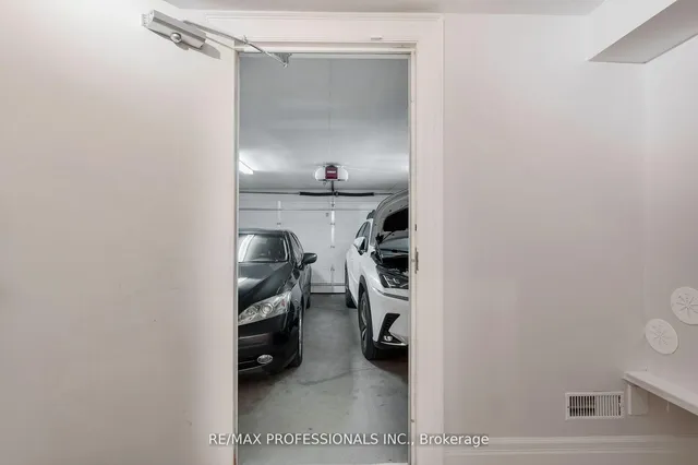 Additional image 39 of 1212 Royal York Rd