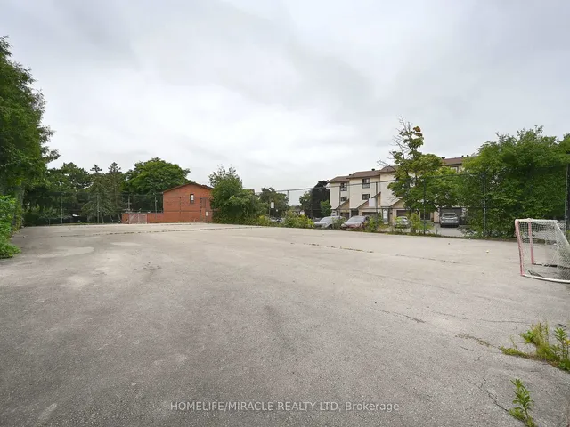 Additional image 40 of 120 Collins Cres Unit 119