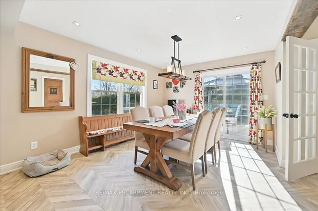 Additional image 15 of 693 King Rd