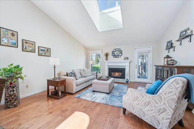 Additional image 6 of 5 Quinte Cres Unit 2