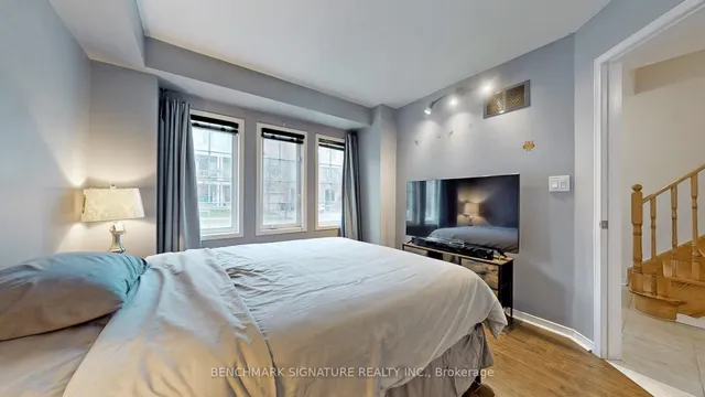 Additional image 4 of 73 Stagecoach Circ