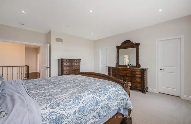 Additional image 27 of 29 Provost Tr