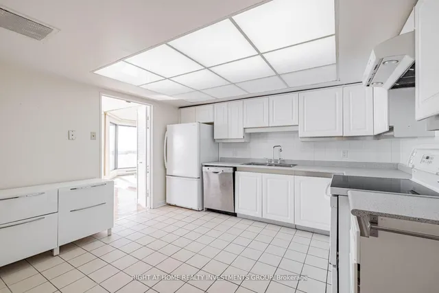 Additional image 20 of 65 Harbour Sq Unit 1910