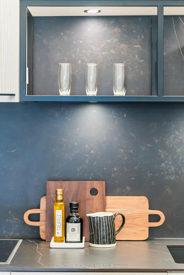 Additional image 6 of 505 Richmond St Unit 419