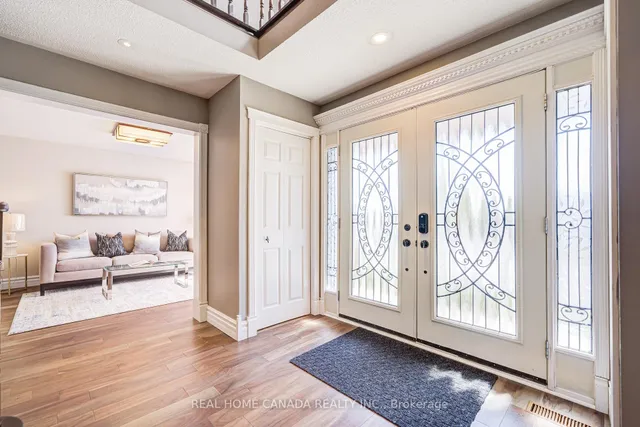 Additional image 3 of 2735 Kingsway Dr