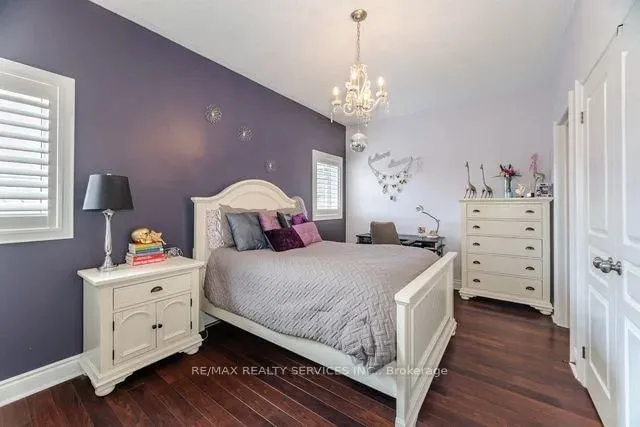 Additional image 29 of 17 Platform Cres