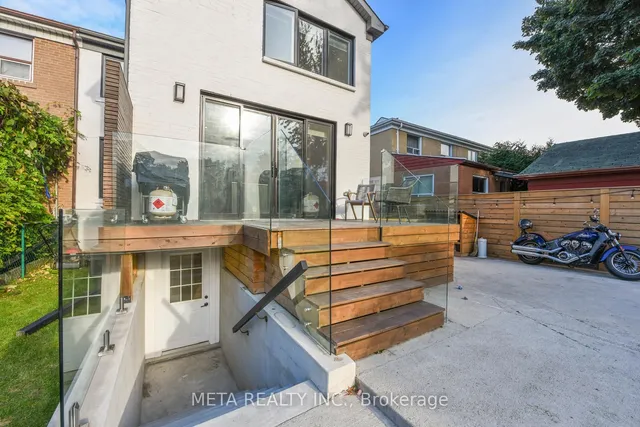 Additional image 30 of 28 Connorvale Ave