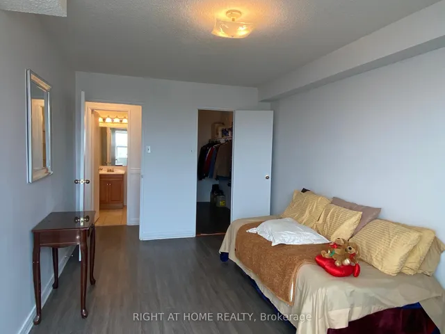 Additional image 6 of 4062 Lawrence Ave Unit 604