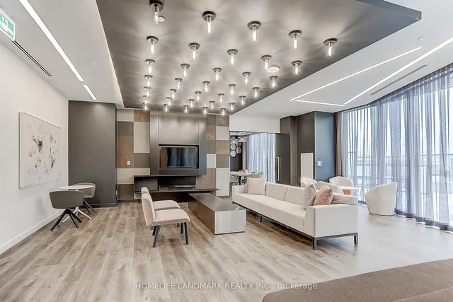 Additional image 3 of 159 Wellesley St Unit 401