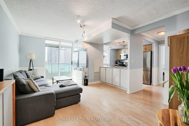 Additional image 6 of 212 Eglinton Ave Unit 803