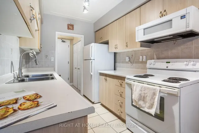 Additional image 6 of 8 Woodman Dr Unit 207