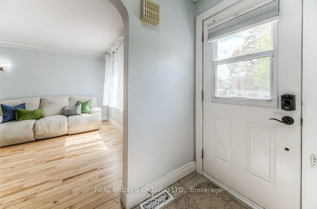 Additional image 23 of 76 Brentwood Ave