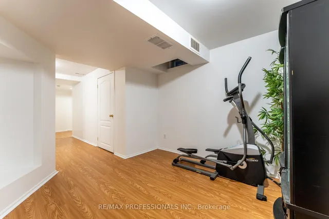 Additional image 26 of 96 Lake Louise Dr