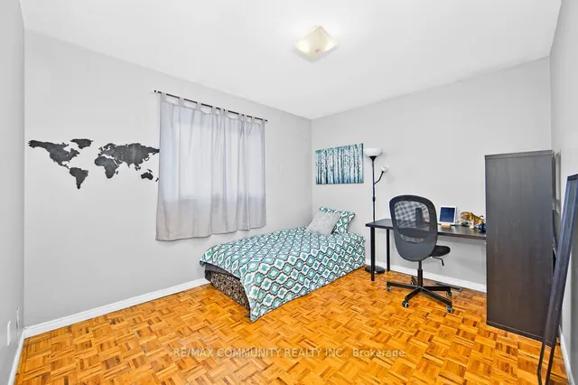 Additional image 17 of 17 Tineta Cres