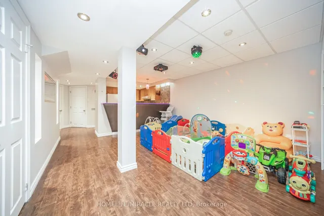 Additional image 43 of 21 National Cres