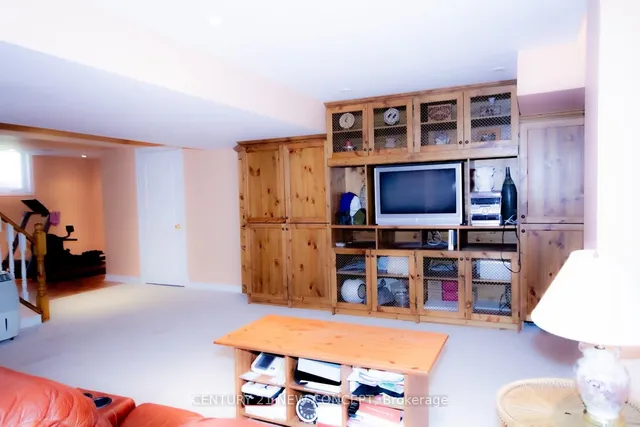 Additional image 34 of 1497 Estes Cres