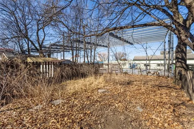 Additional image 7 of 31 Biggar Ave