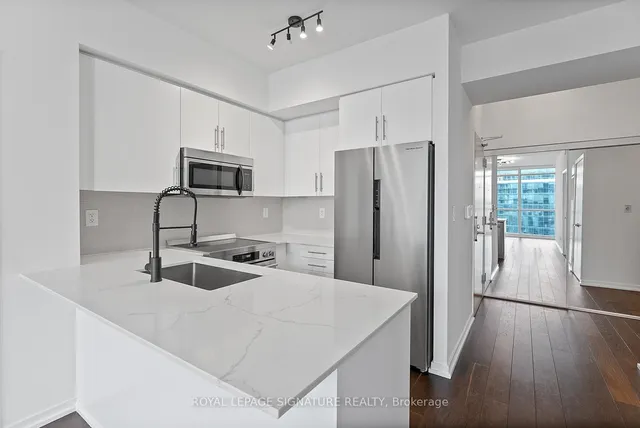 Additional image 5 of 65 Bremner Blvd Unit 4101