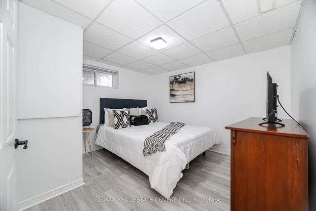 Additional image 30 of 32 East 44th St