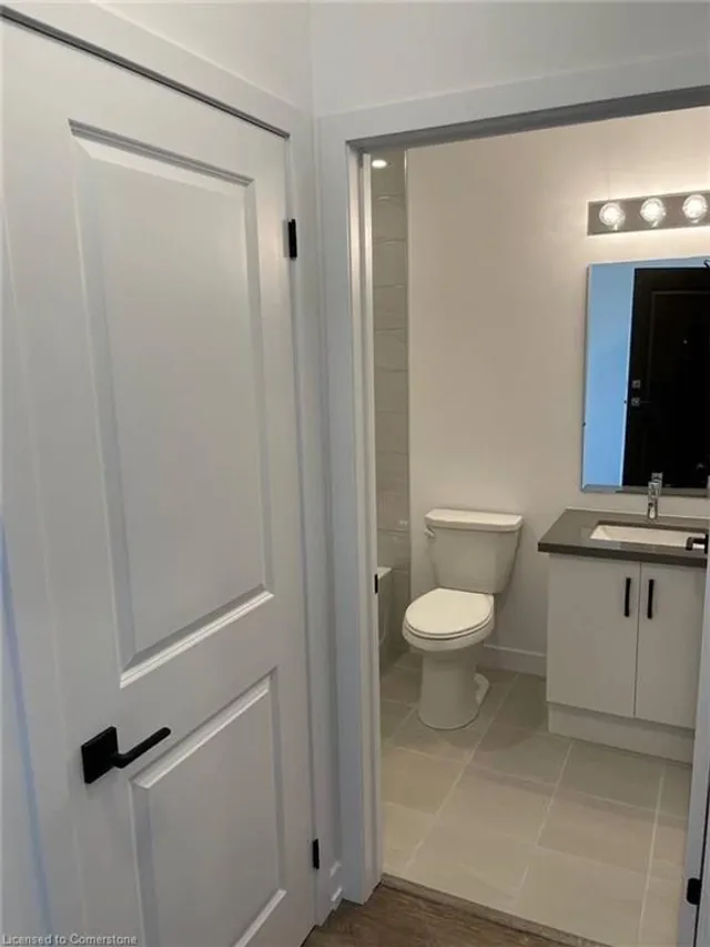 Additional image 8 of 450 Dundas St Unit 520